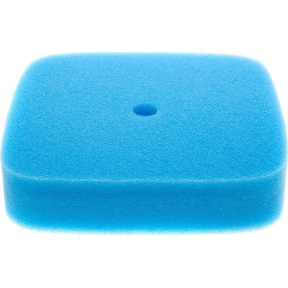 Ein rechteckiger blauer Schaumstofffilter mit abgerundeten Ecken und einem Loch in der Mitte.
