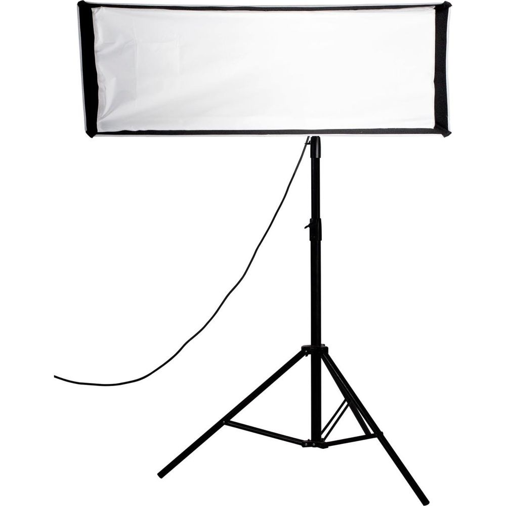Un réflecteur de lumière softbox rectangulaire sur un trépied noir.