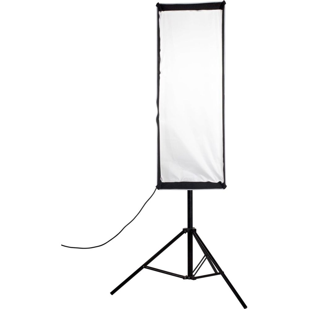 Un diffuseur de lumière blanc rectangulaire sur un trépied noir avec cordon.