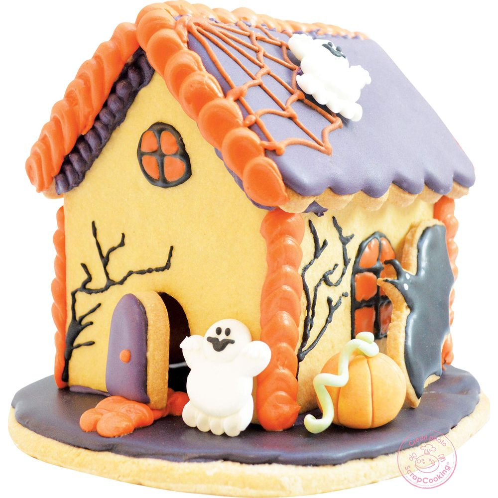 Ein Halloween-Lebkuchenhaus mit Geistern, Spinnennetz und Kürbis.