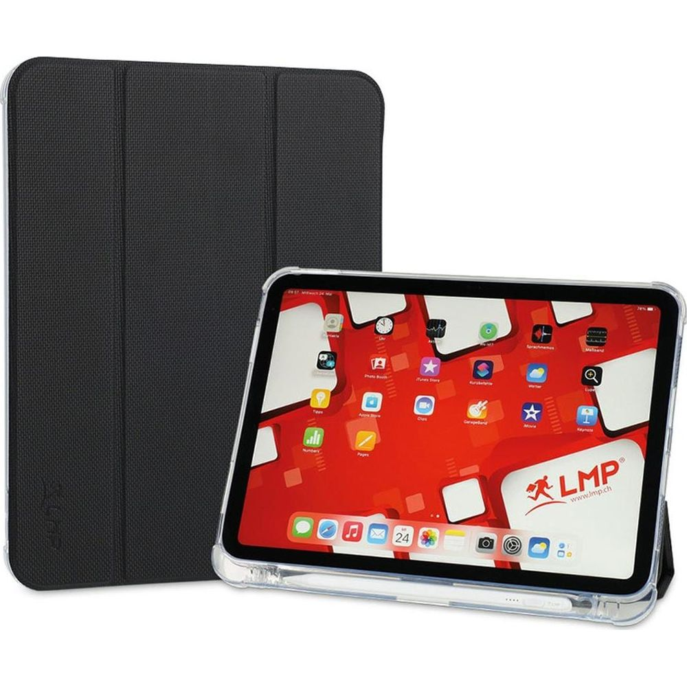 Une tablette avec étui transparent et stylet à côté d'une housse noire.