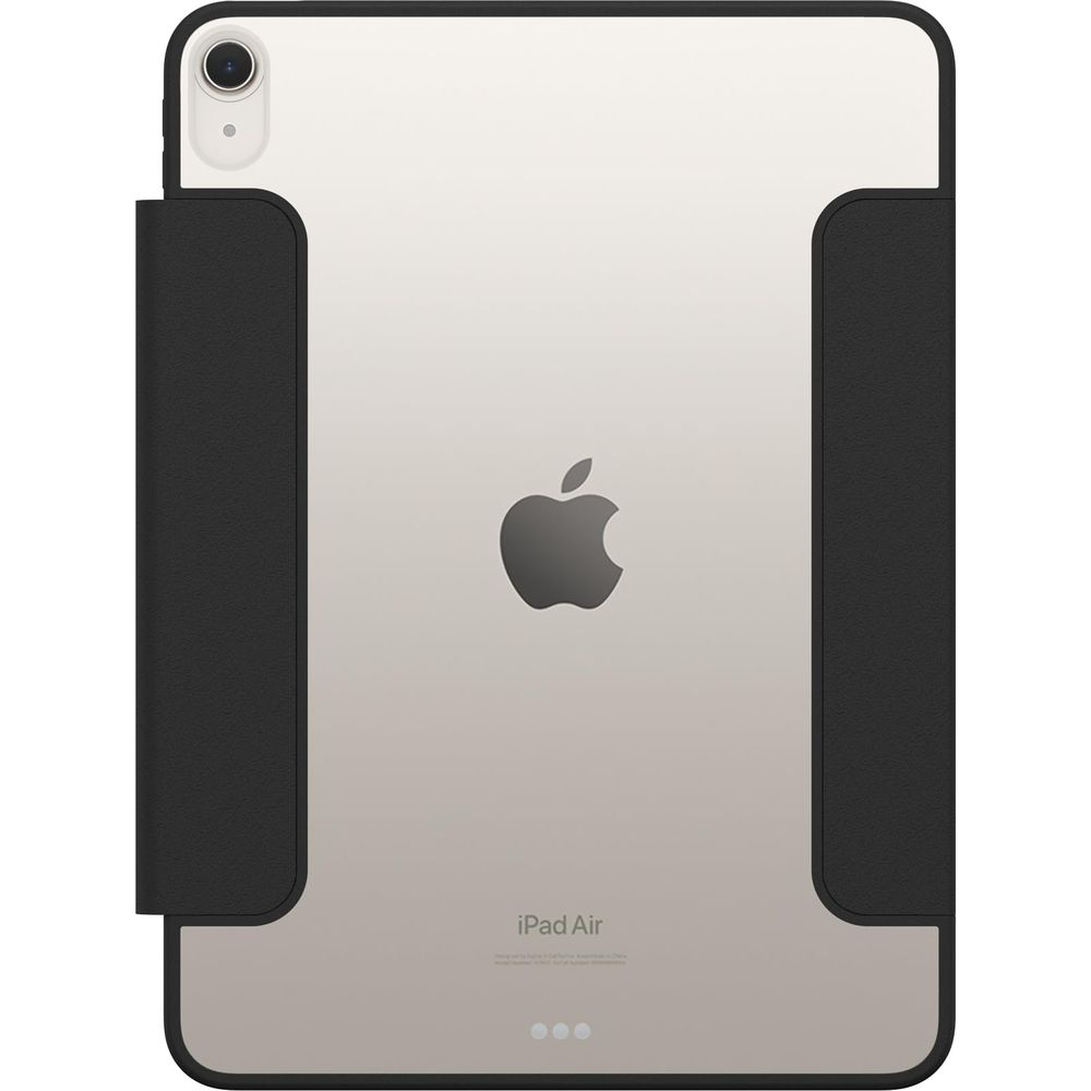 Rückseite eines silbernen iPads Air mit schwarzer Hülle und Apple-Logo.