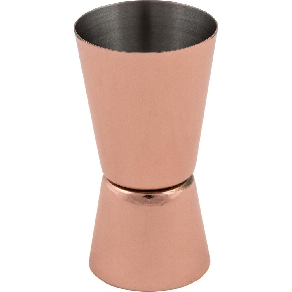Un jigger de couleur cuivre avec deux ouvertures de tailles différentes.