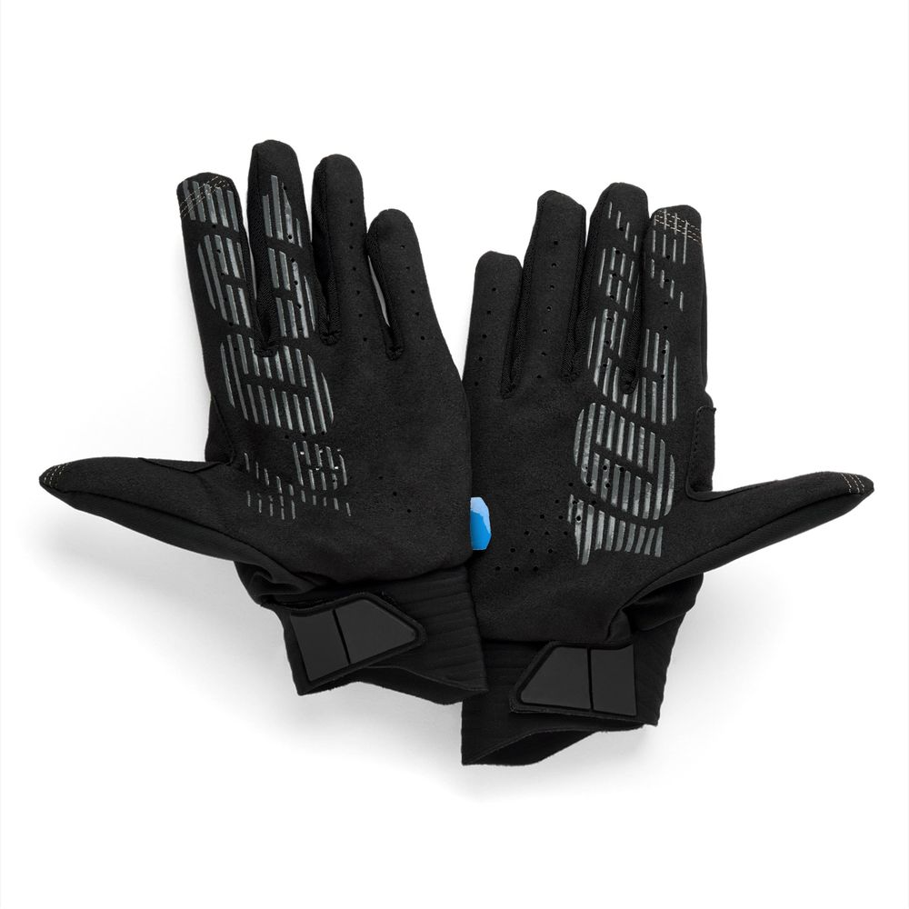 Schwarze Handschuhe mit silbernem 100%-Logo auf den Handflächen und kleinen Belüftungslöchern.