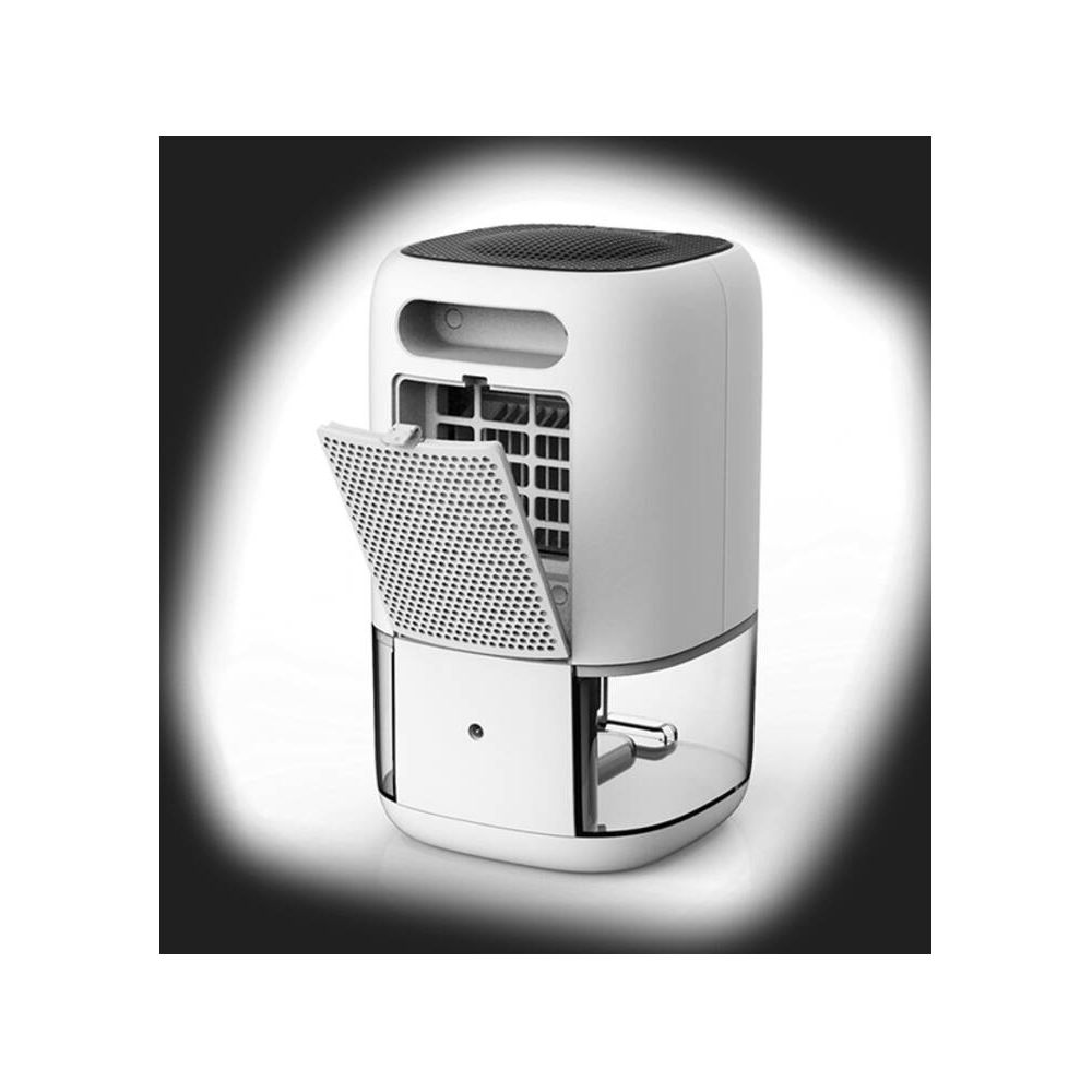 Un deumidificatore bianco con sportello filtro aperto e serbatoio acqua trasparente.