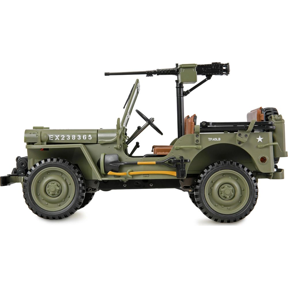 Ein militärisches Jeep-Modell in Olivgrün mit Maschinengewehr und Werkzeugen.