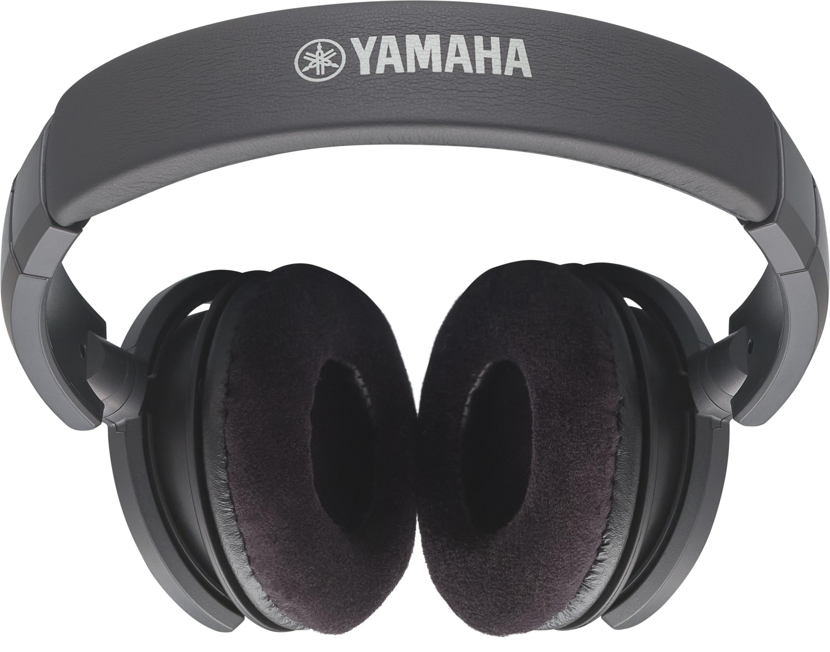 Casque Yamaha noir avec bandeau et oreillettes rembourrés.