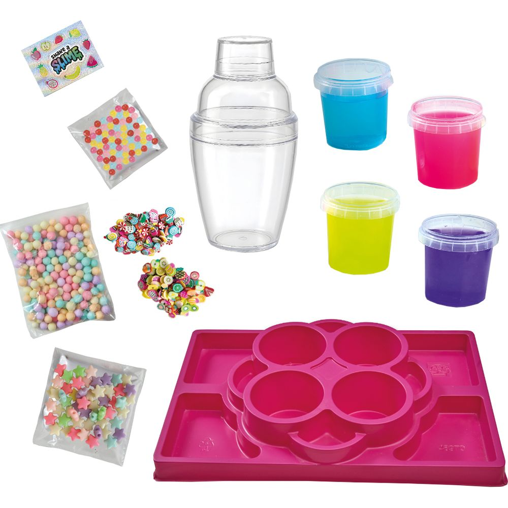 Un kit di slime con bicchieri, glitter, perline, stelle e uno shaker.