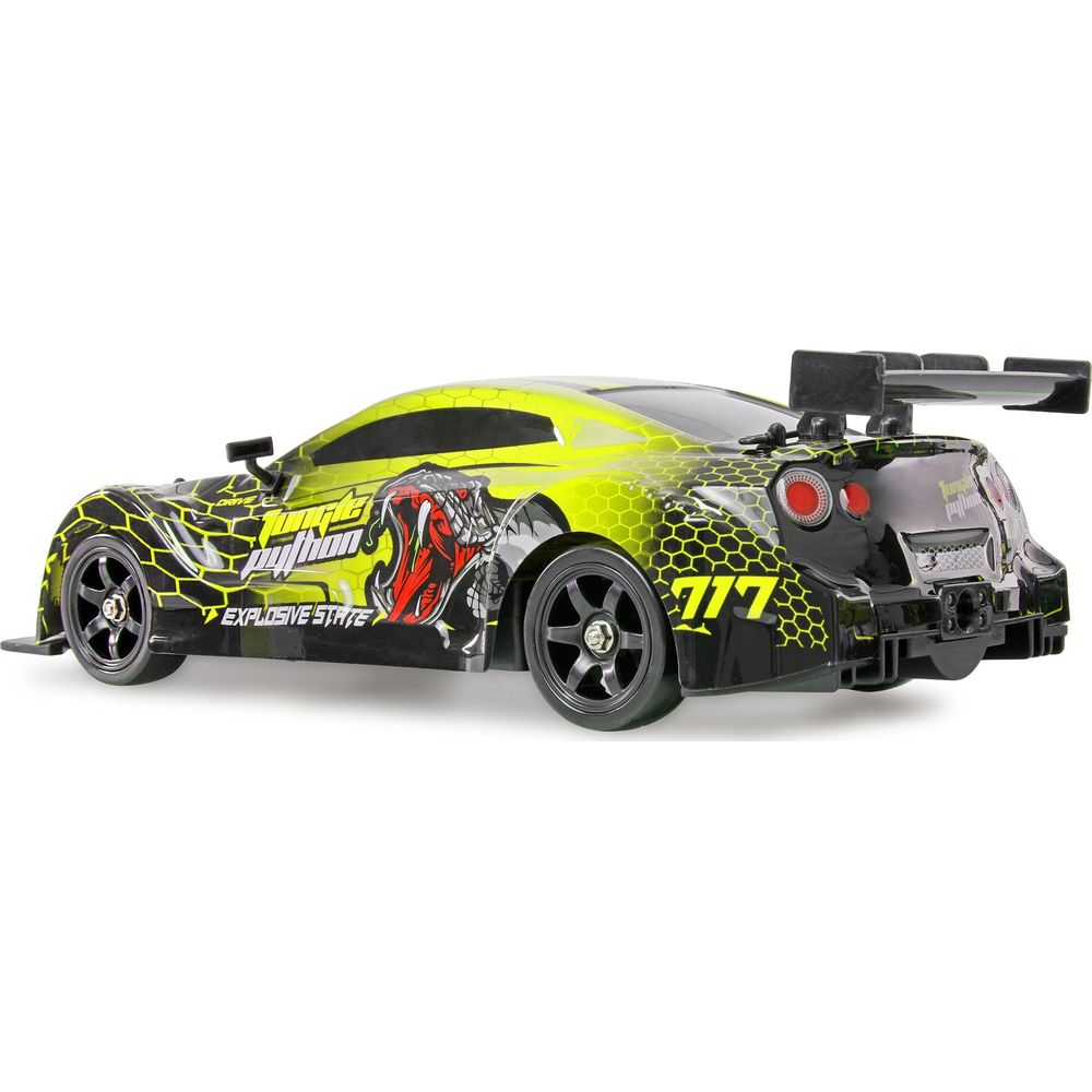 Un coche RC amarillo y negro con gráficos de serpiente y alerón.