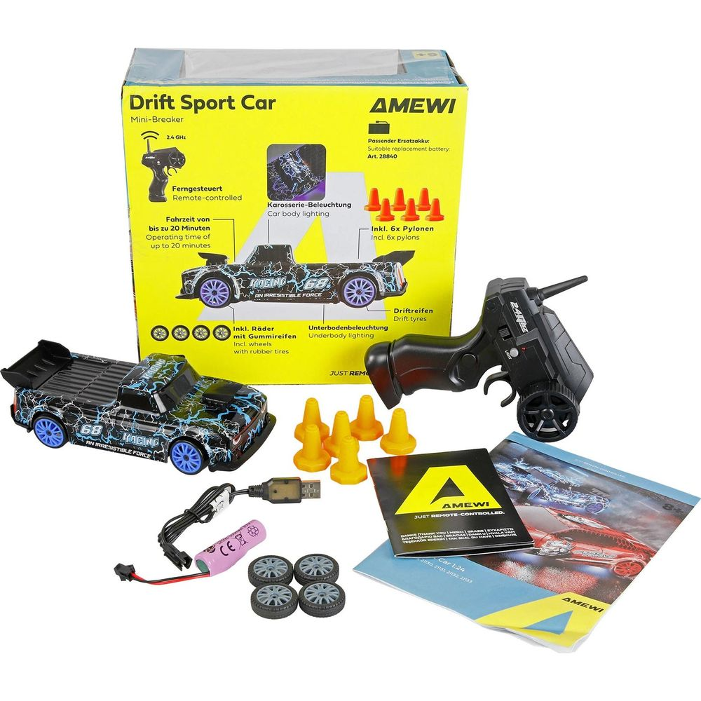 Ein RC-Driftsportwagen mit Fernbedienung, Ersatzakku, Reifen, Pylonen und Anleitung.