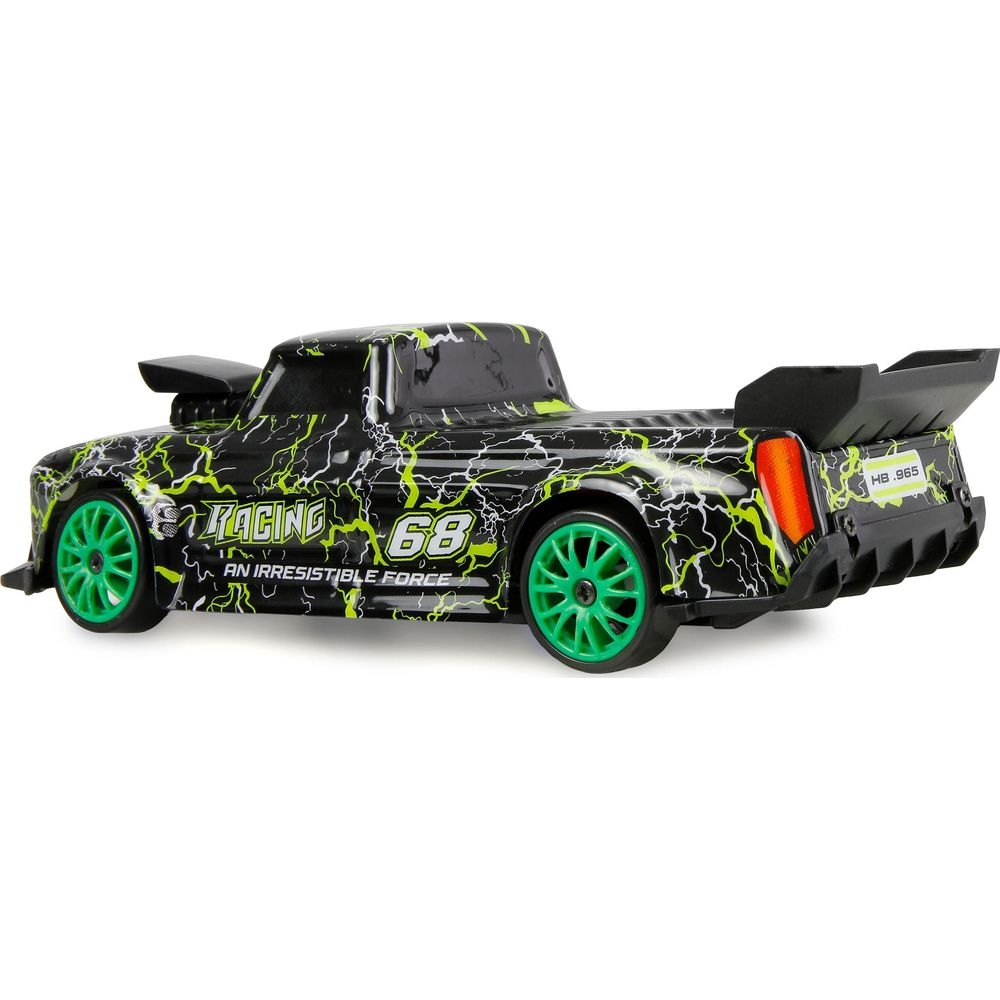 Schwarzes RC-Auto mit grünen Felgen und Blitzmuster. Nummer 68.