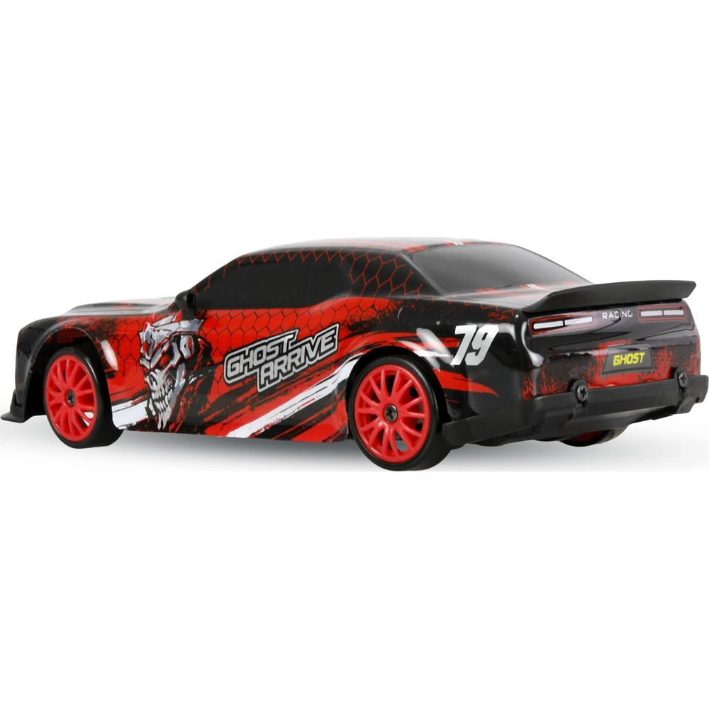 Schwarzes RC-Auto mit Totenkopfdesign, roten Felgen und Nummer 79.