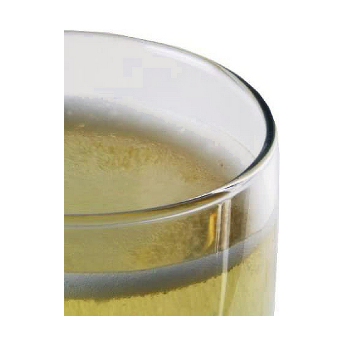 Ein Glas mit hellem, schäumendem Getränk, Nahaufnahme.