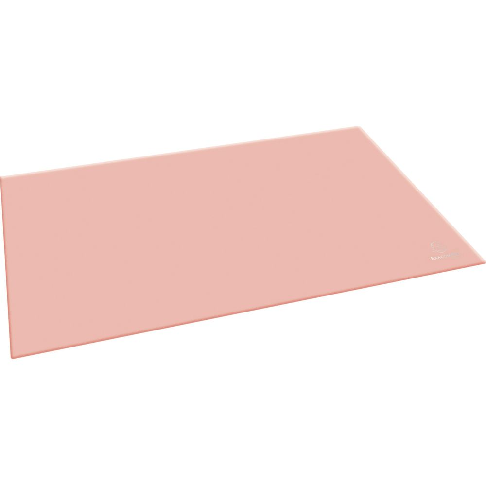 Un tapis de bureau rose sur fond blanc.