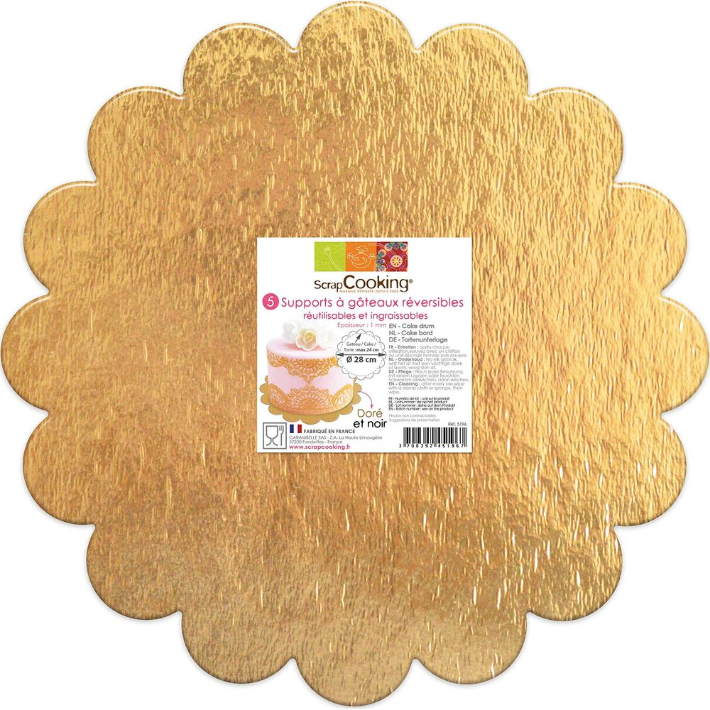 Goldene, geschwungene Tortenunterlage mit Produktinformationen und Bild eines Kuchens.
