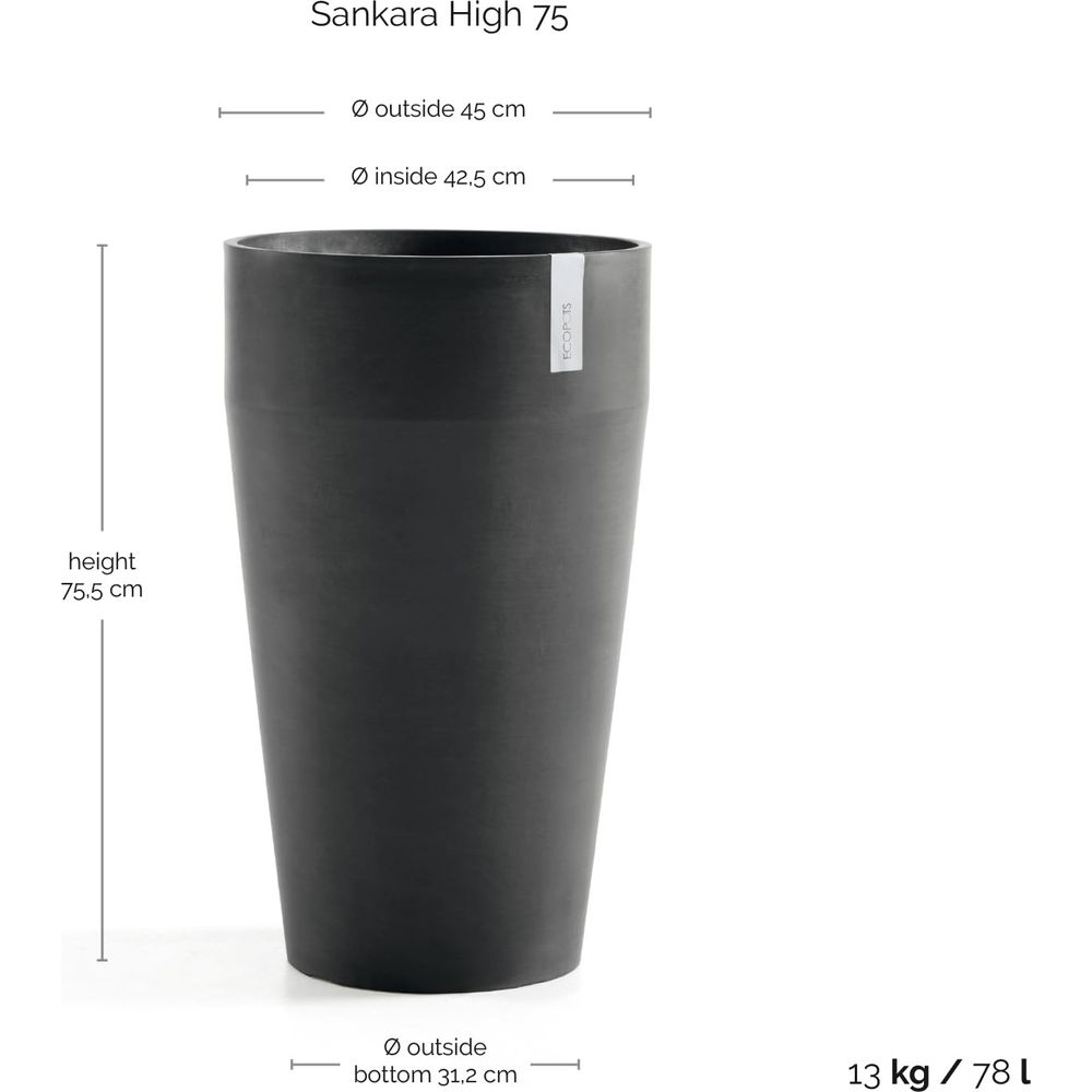 Ein hoher, dunkler Topf der Marke ECOPOTS mit Maßen H 75,5 cm, Ø 45 cm.