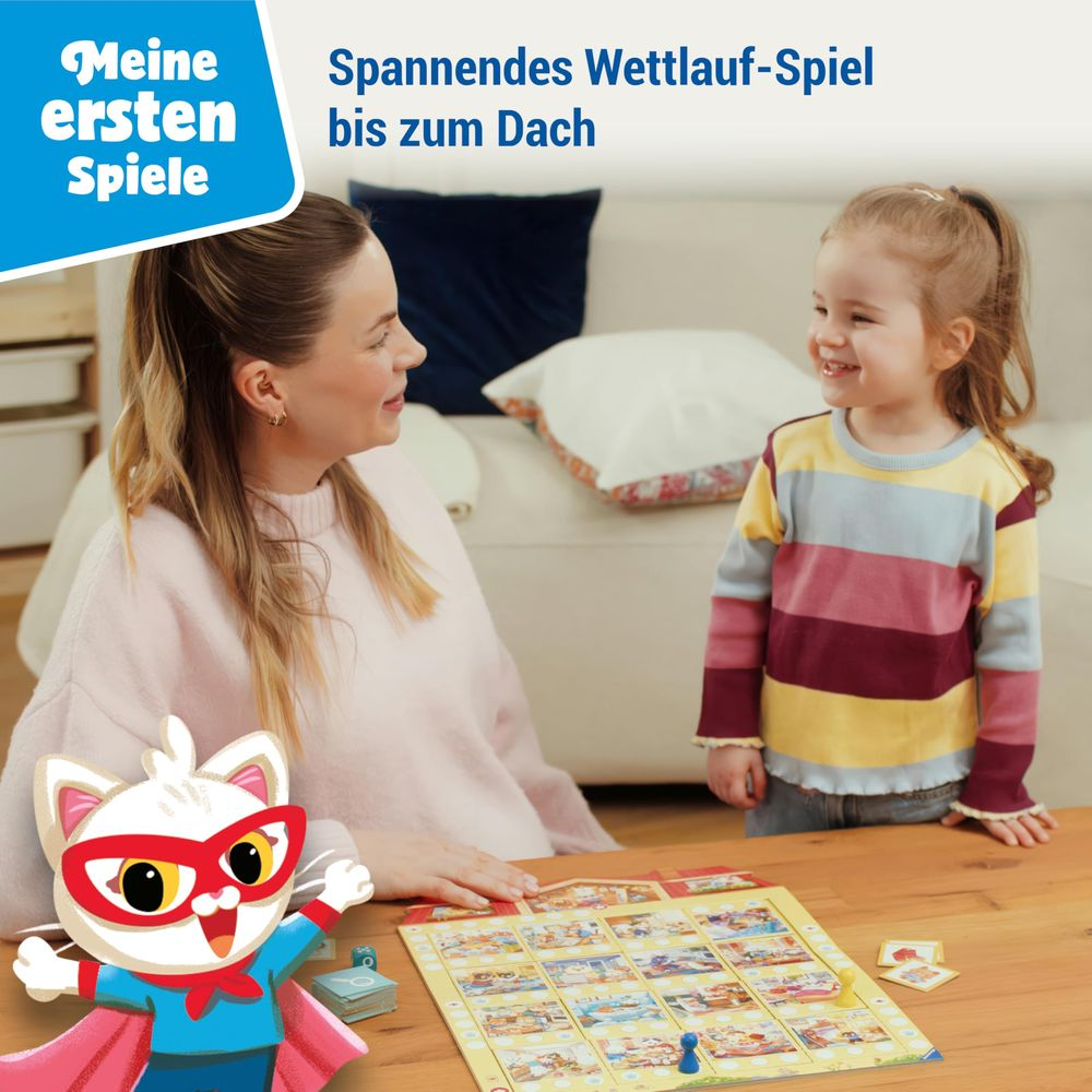 Mutter und Kind spielen Brettspiel mit Comic-Katze.