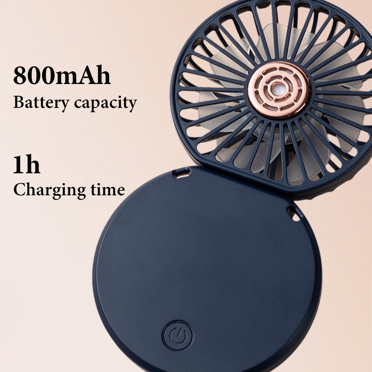 Ein kompakter, dunkelblauer Ventilator mit 800mAh Akku und 1h Ladezeit.