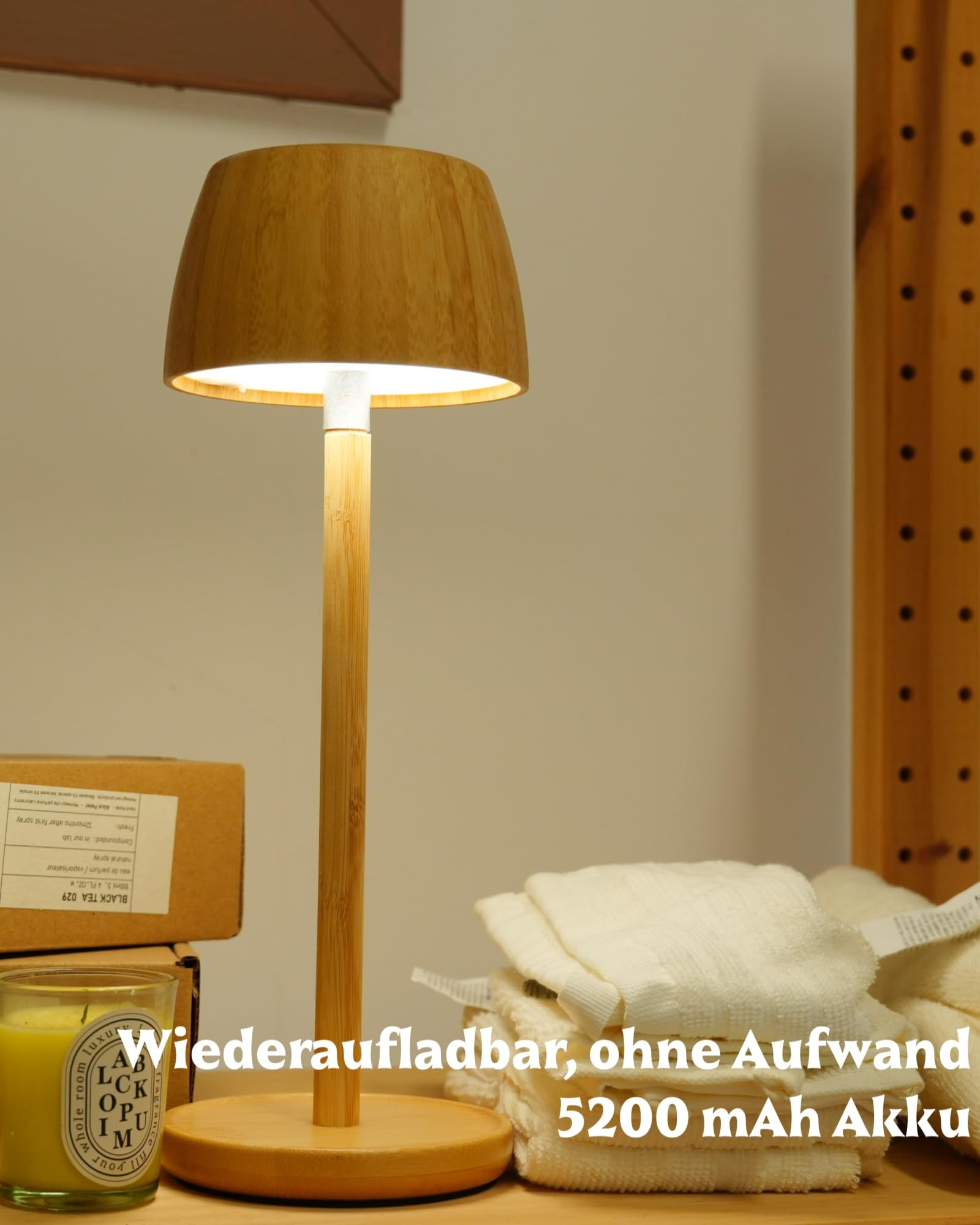 Holzlampe mit Schriftzug: Wiederaufladbar, ohne Aufwand 5200 mAh Akku.