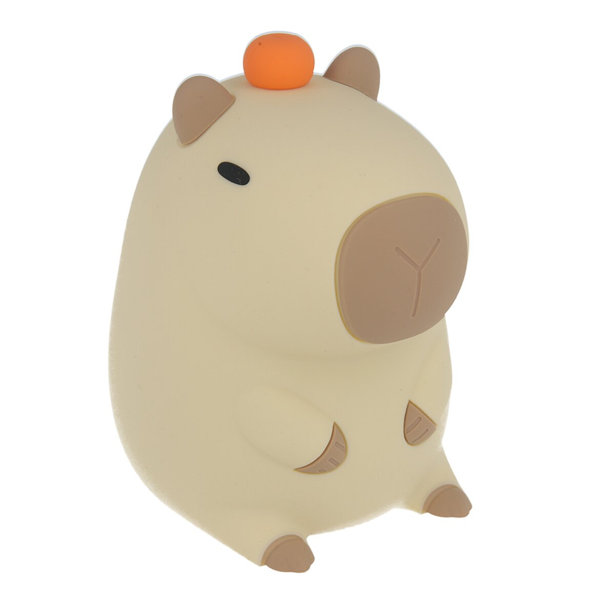 Eine hellbraune Capybara-Figur mit einem orangen Ball auf dem Kopf.