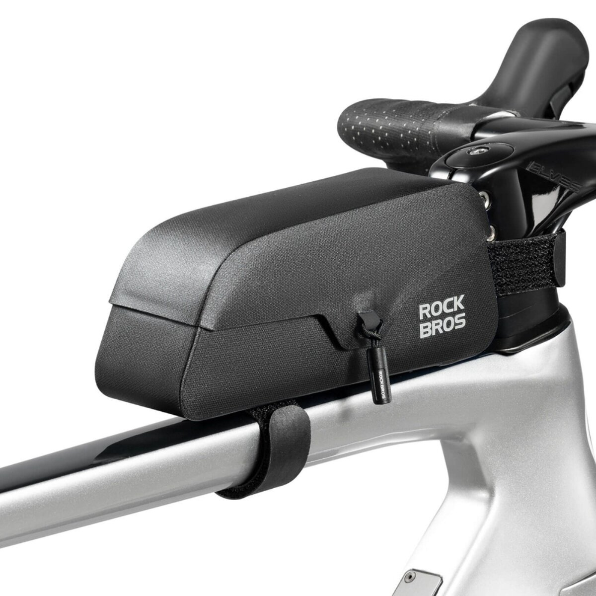 Eine schwarze Fahrradtasche mit der Aufschrift „ROCK BROS“ ist am Lenker befestigt.