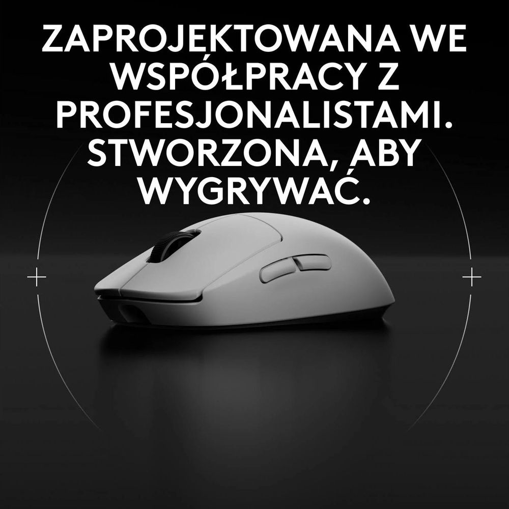 Biała mysz gamingowa z kółkiem i przyciskami na ciemnym tle.