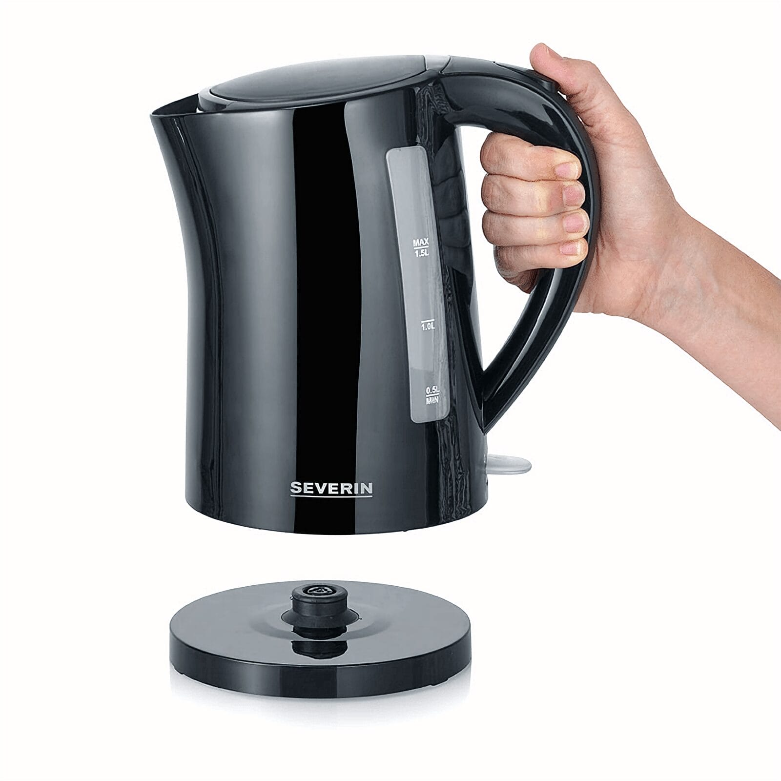 Schwarzer Wasserkocher mit Hand und Basis auf weißem Hintergrund.