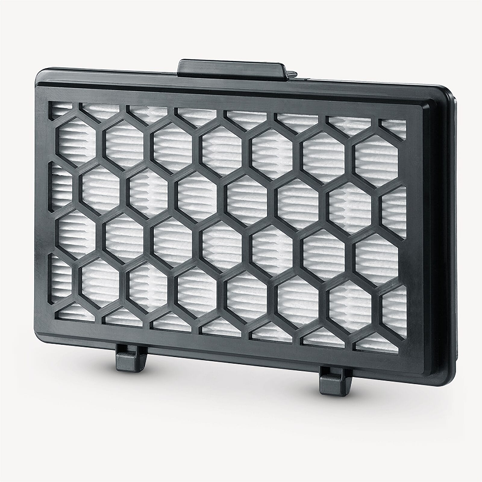 Czarny filtr powietrza z wzorem plastra miodu i białym materiałem filtrującym.