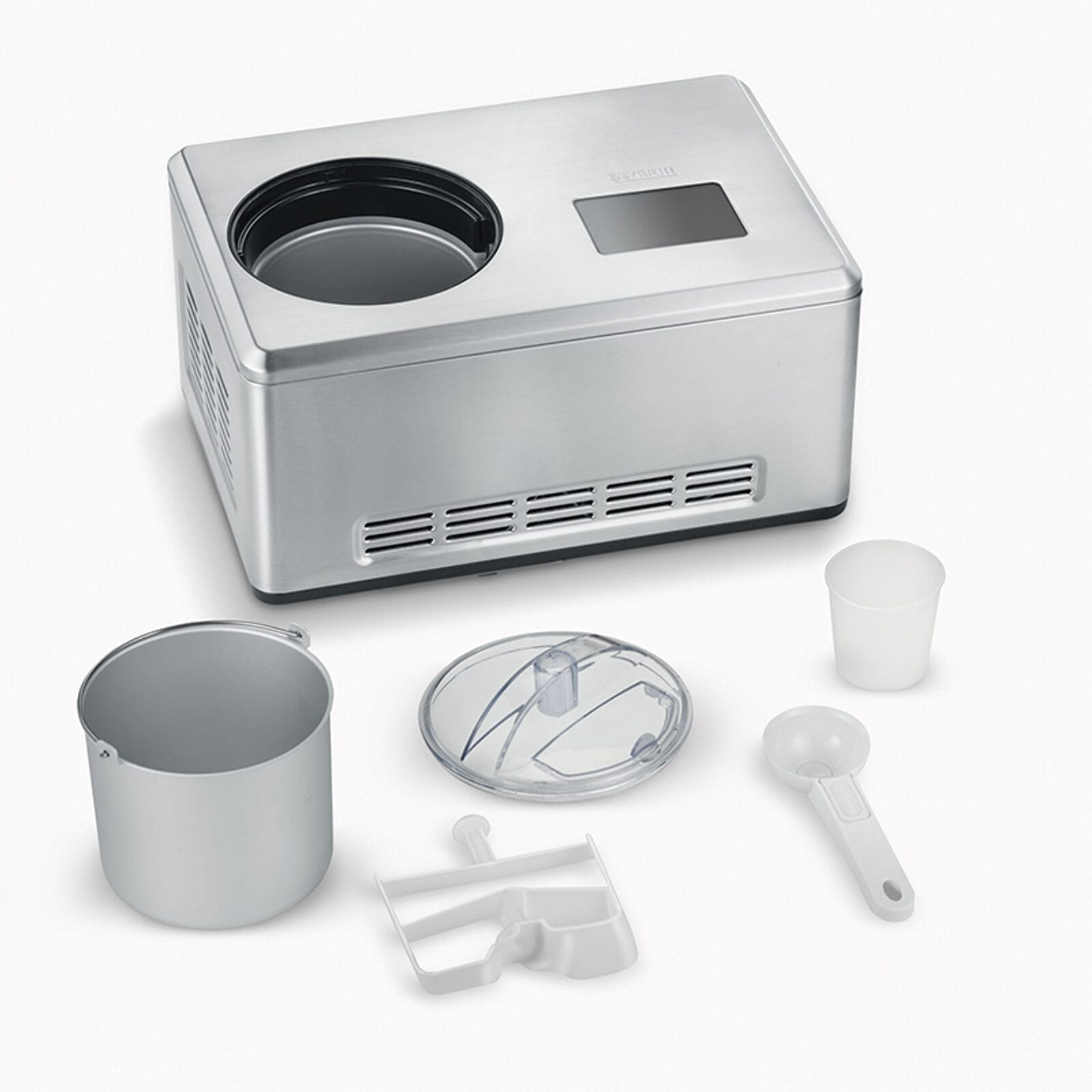 Srebrna maszynka do lodów z akcesoriami: miska, pokrywa, mieszadło, łyżka i kubek.
