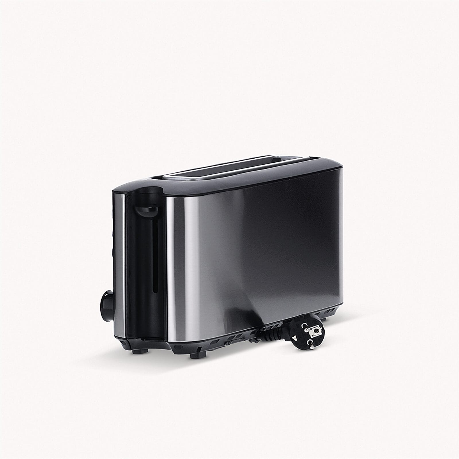 Błyszczący, srebrno-czarny dwuszczelinowy toster na białym tle.