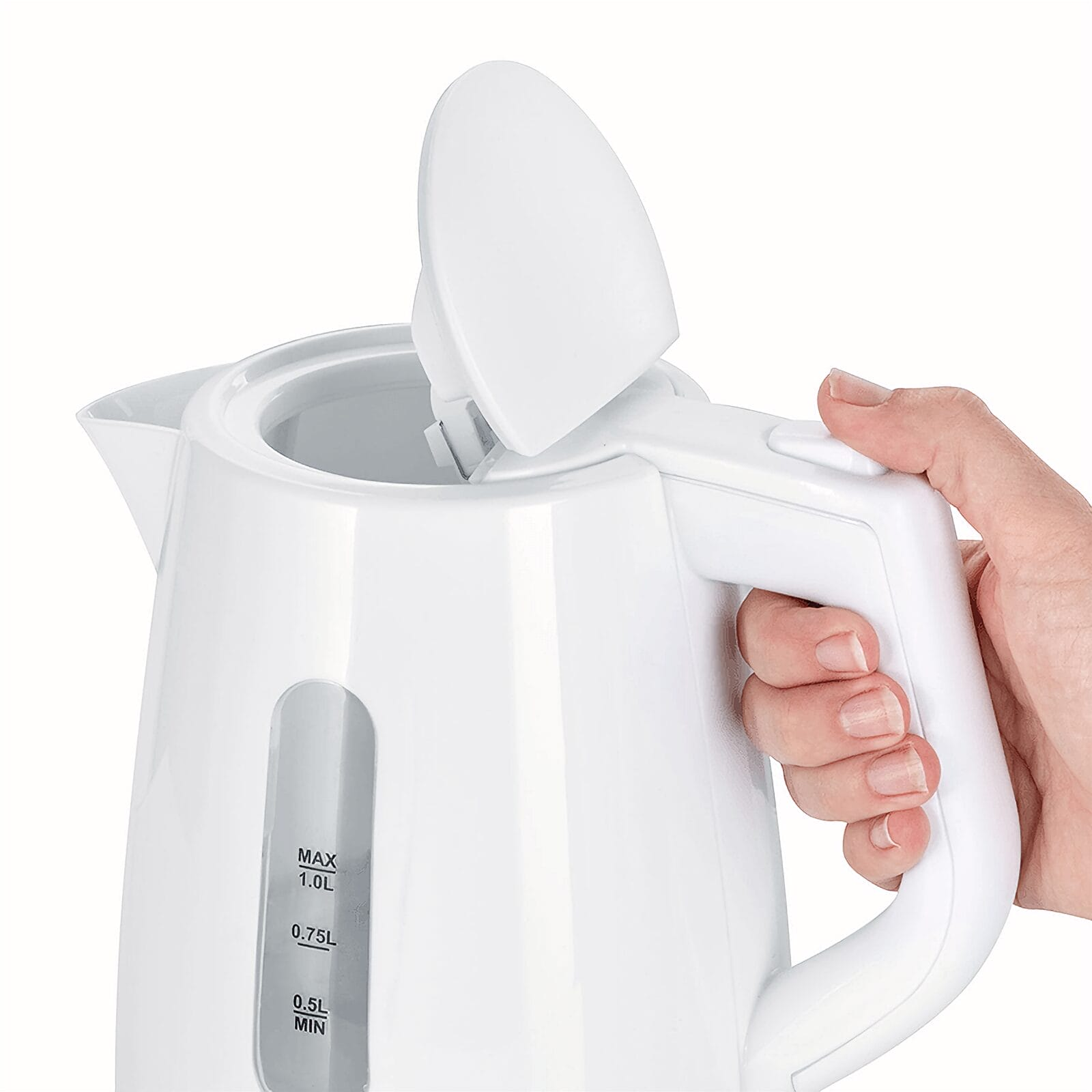 Weier Wasserkocher mit offenem Deckel, Hand am Griff