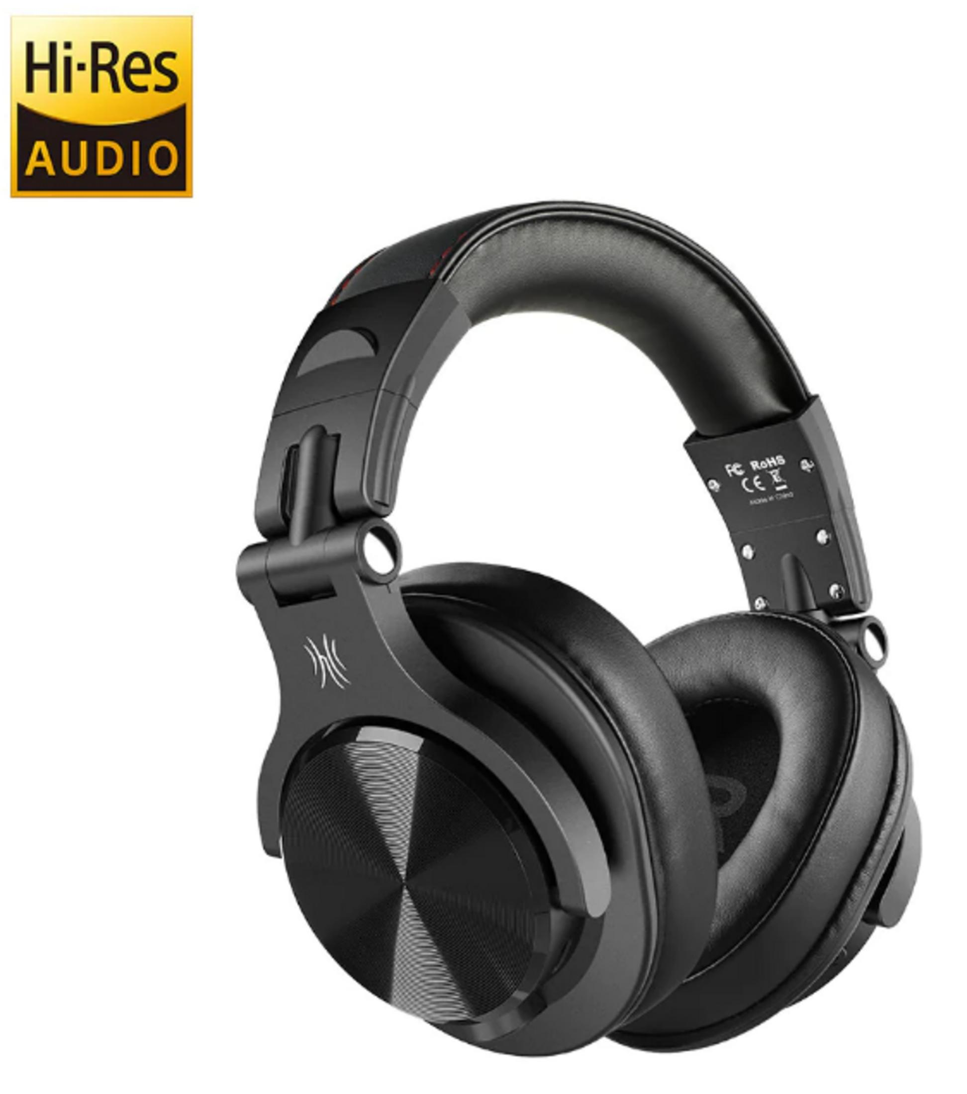 Zwarte koptelefoon met Hi-Res Audio logo op witte achtergrond.