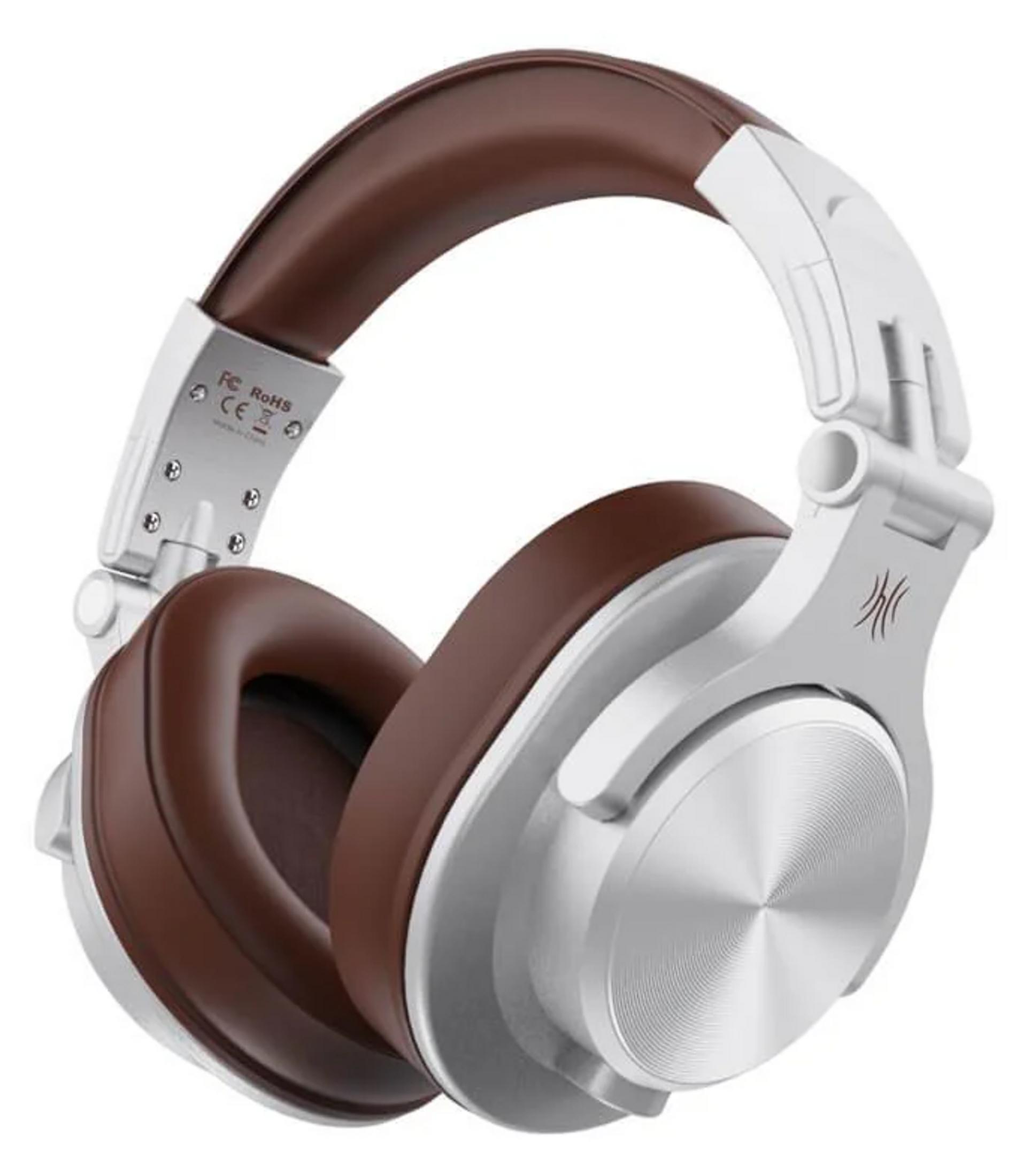 Zilveren en bruine over-ear koptelefoon met metallic afwerking en bruine oorkappen.