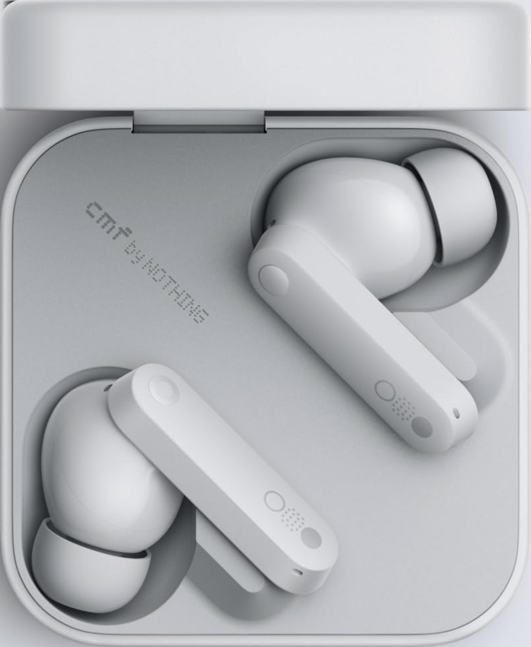 Auricolari wireless bianchi in una custodia di ricarica con logo inciso.