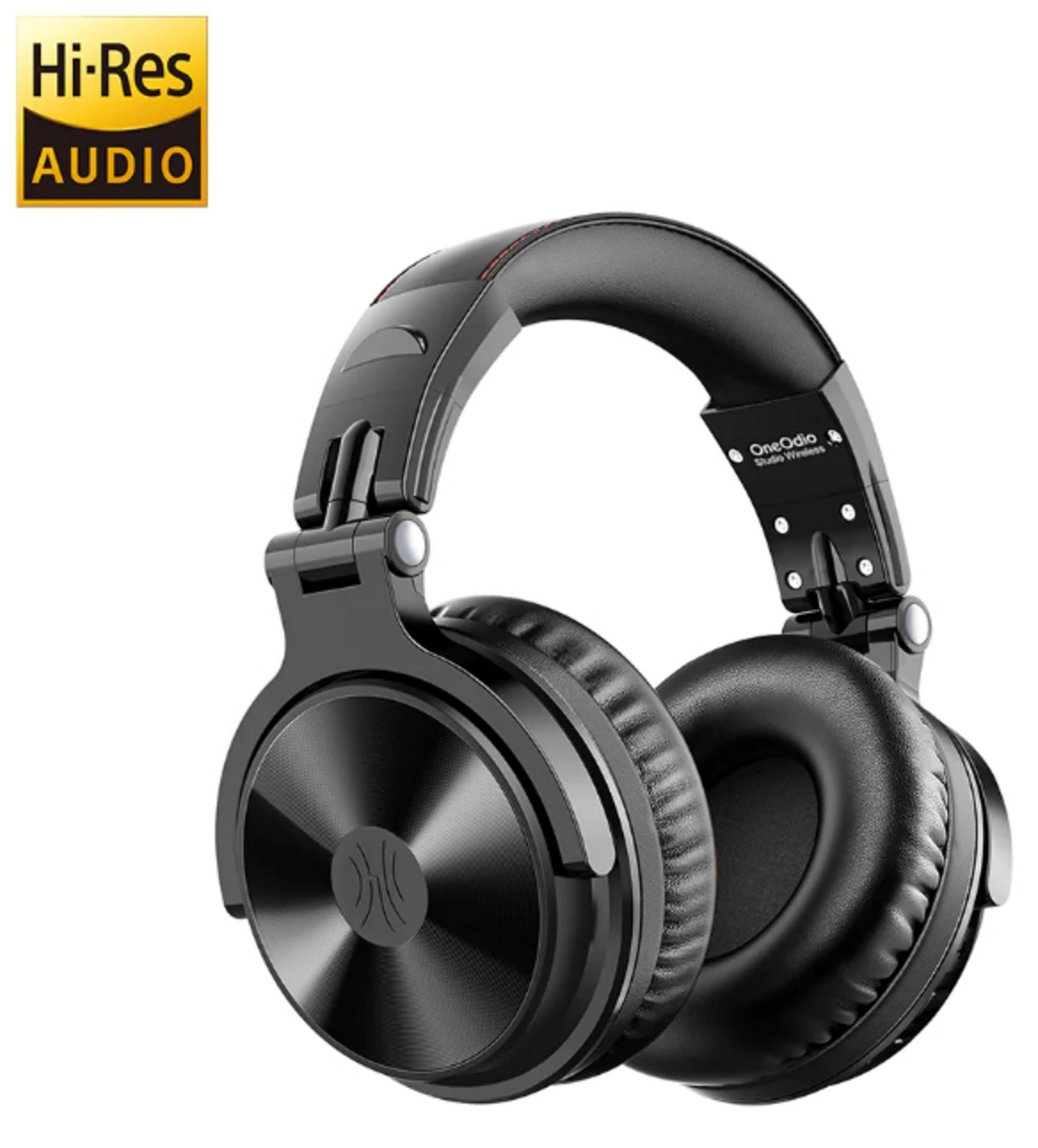 Zwarte over-ear koptelefoon met Hi-Res Audio logo op witte achtergrond.