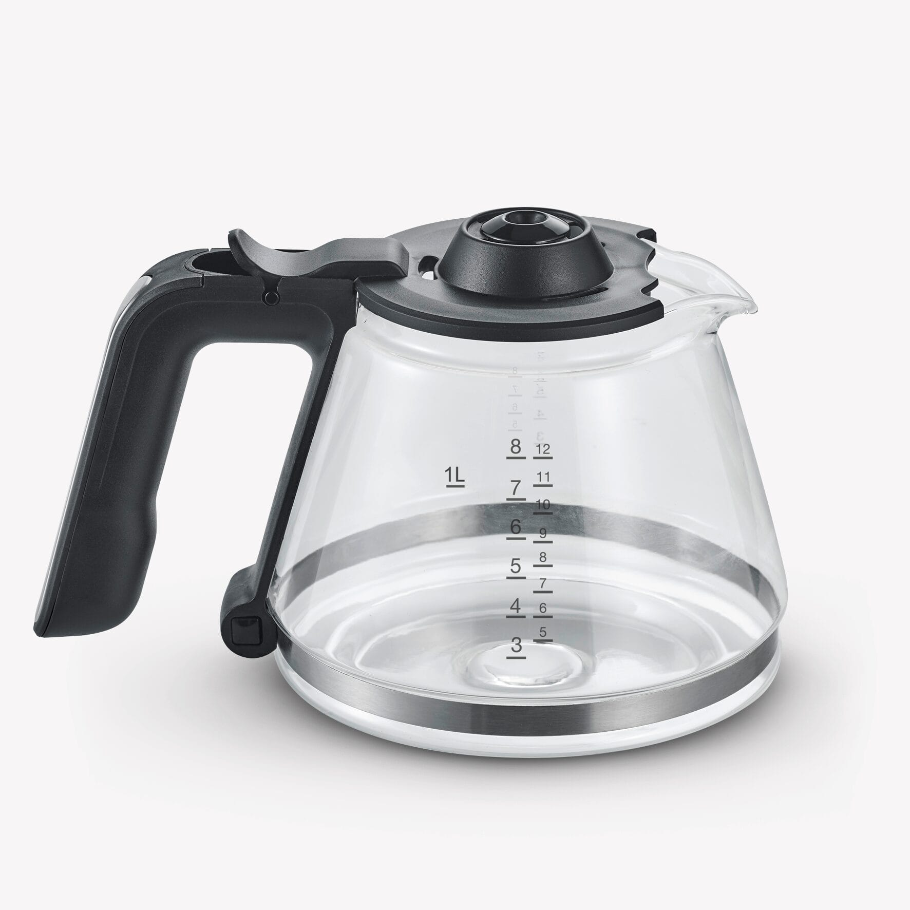 Caraffa in vetro con manico e coperchio neri, con indicazioni di litri e tazze.