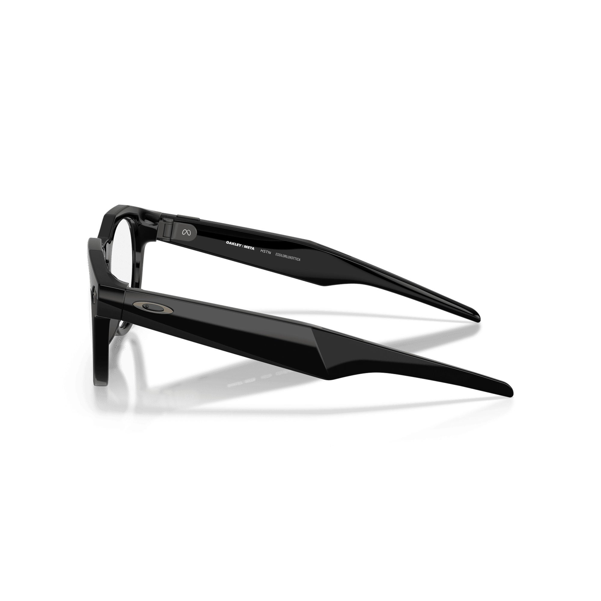Occhiali Oakley neri con logo argento sull'asta.