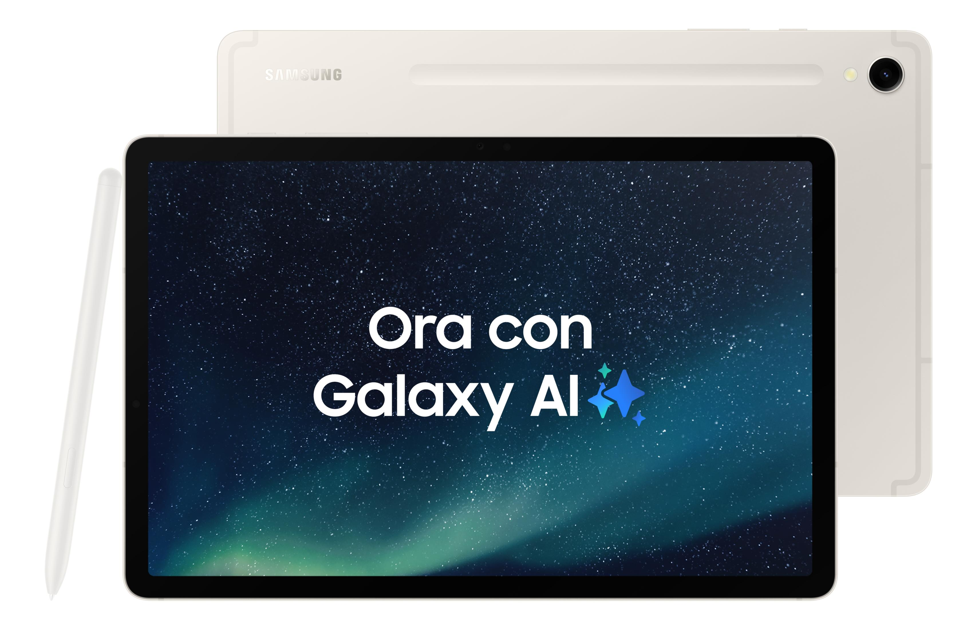 Een lichtbeige Samsung tablet met stylus, toont sterrenhemel en 'Ora con Galaxy AI'.