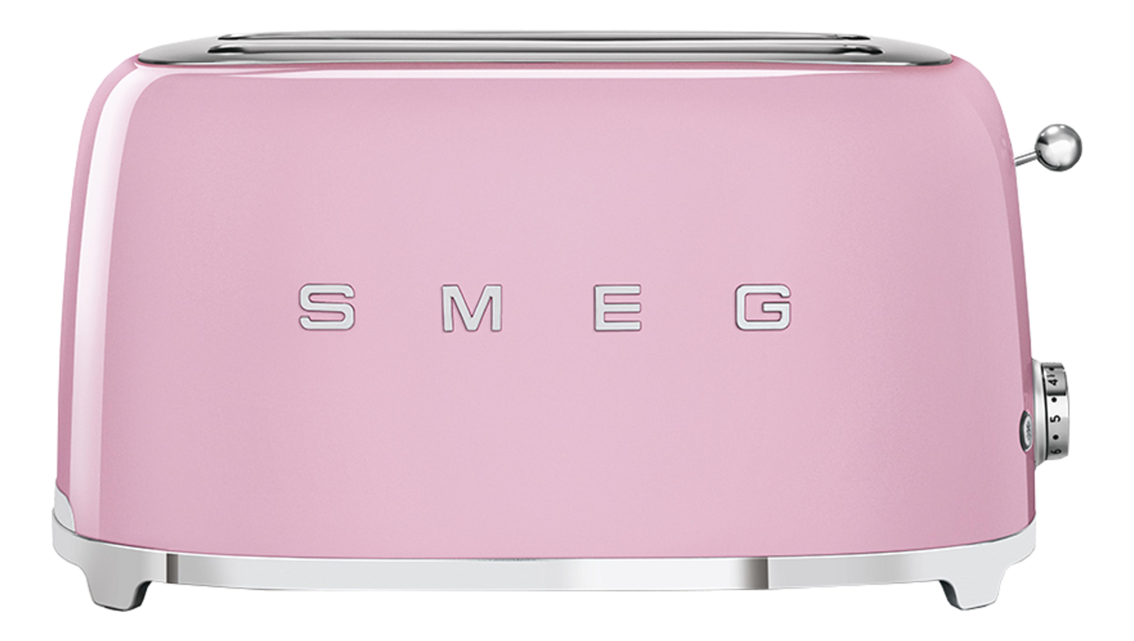 Różowy toster Smeg ze srebrnymi akcentami i logo.