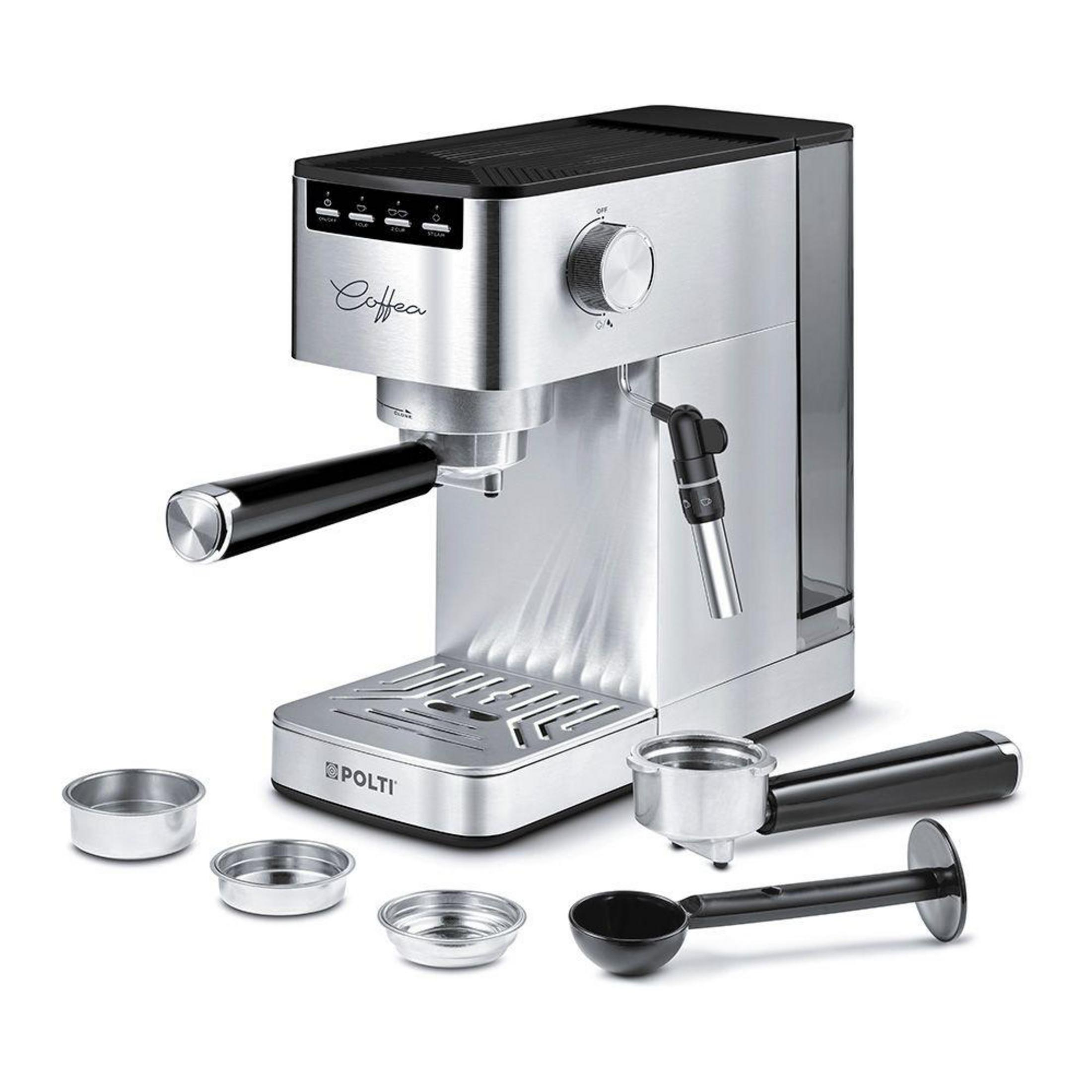 Macchina per espresso argentata con manico nero, accessori e sfondo bianco.