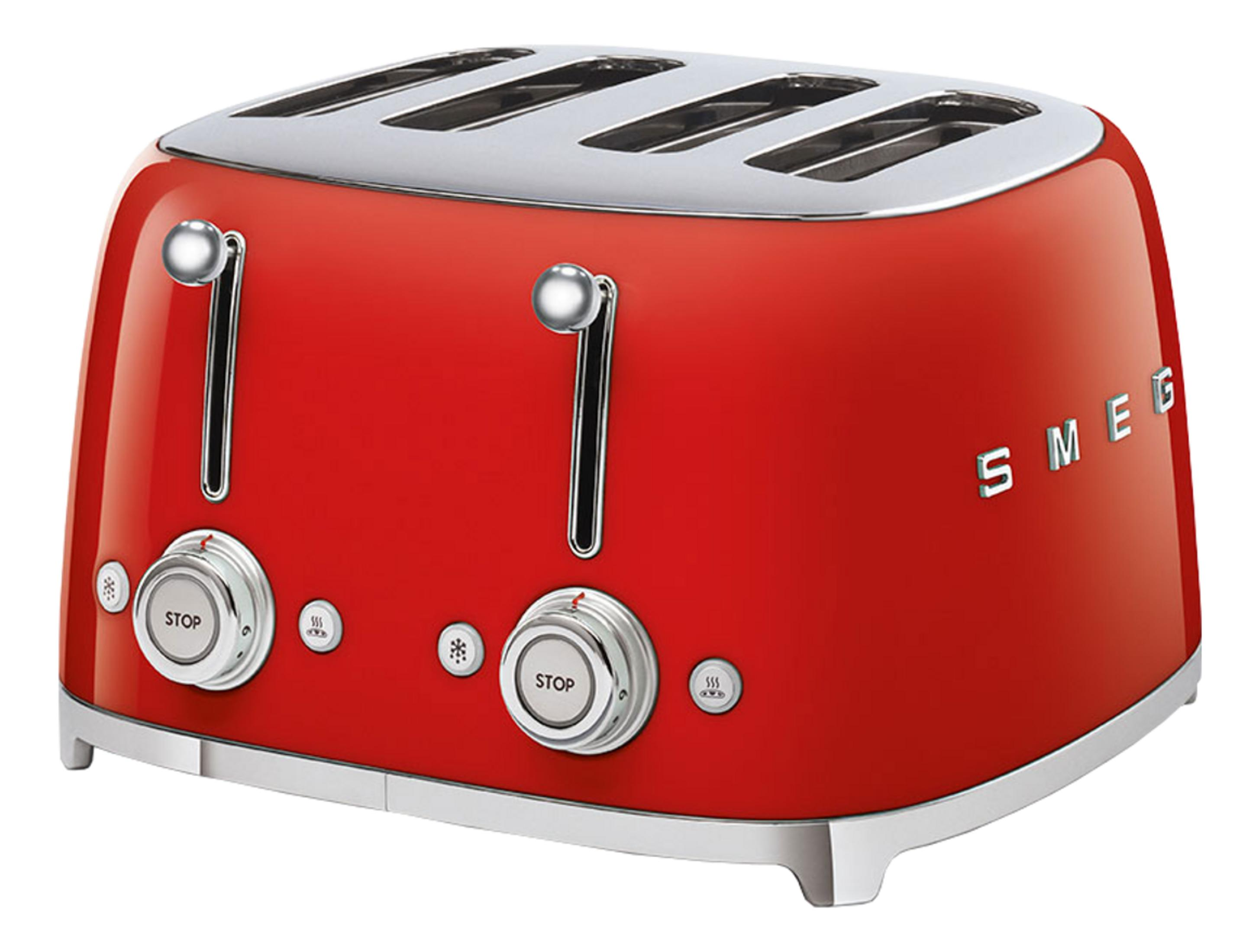 Czerwony toster SMEG z srebrnymi pokrętłami i szczelinami.