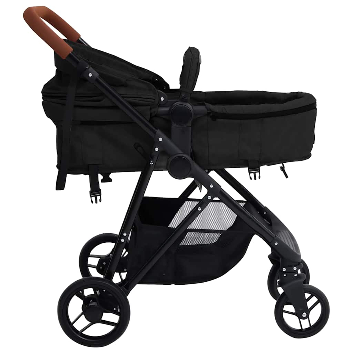 Ein schwarzer Kinderwagen mit braunem Griff und Netzablage.
