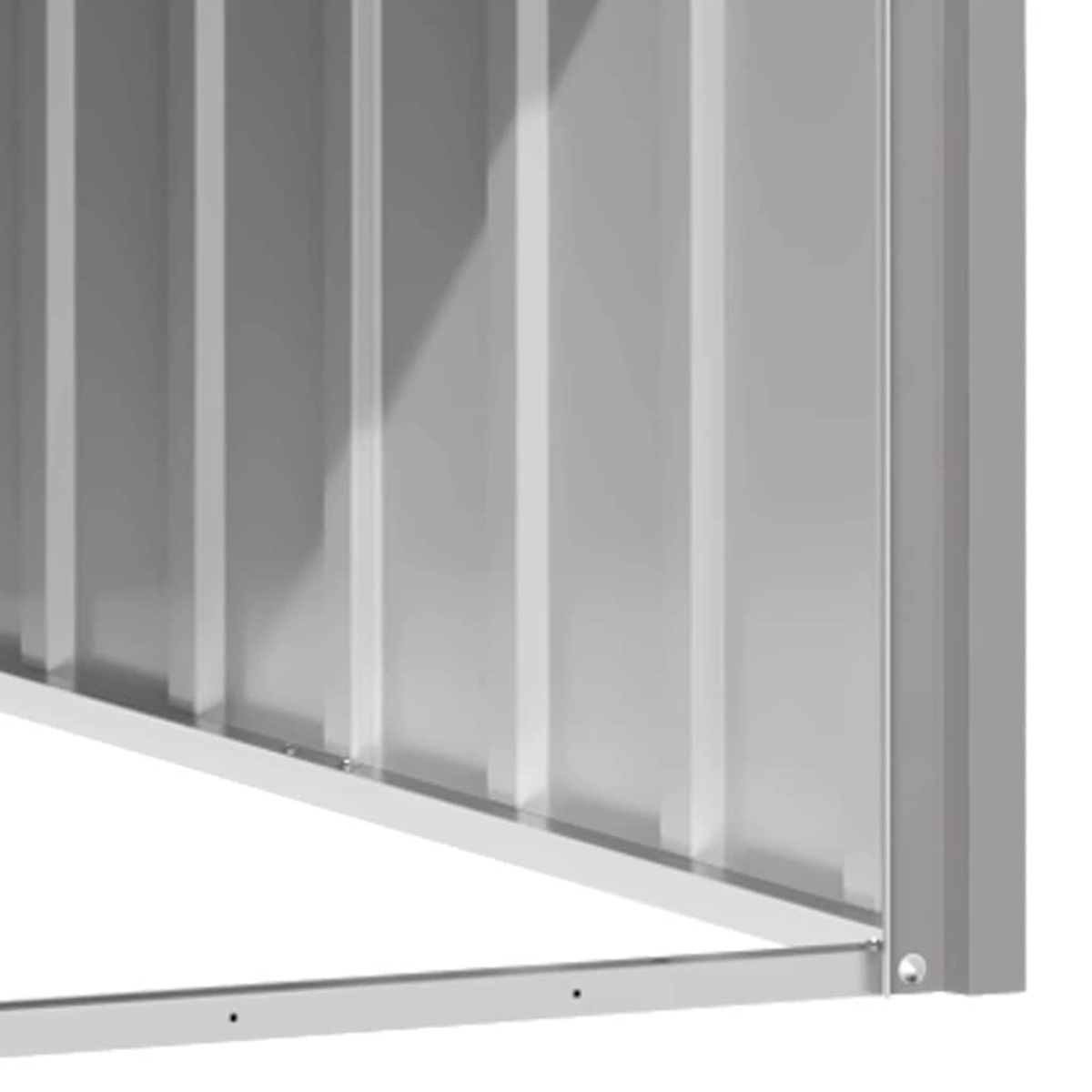 Graue Metallwand mit vertikalen Rippen und Schatten.