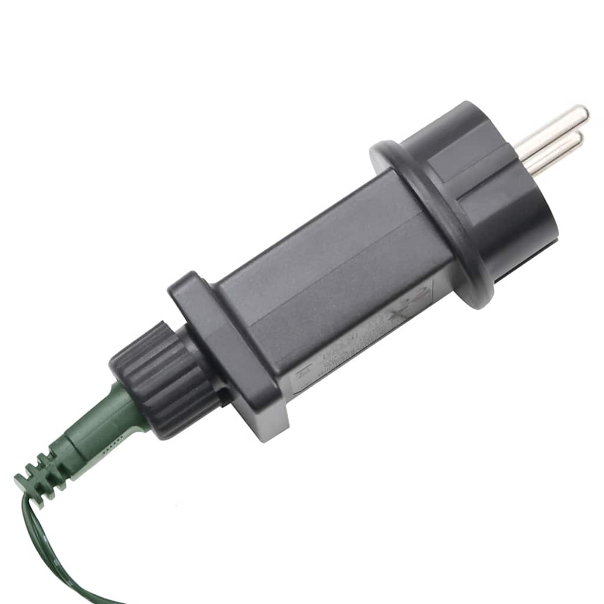 Schwarzer Stecker mit zwei Metallstiften und grünem Kabelanschluss.