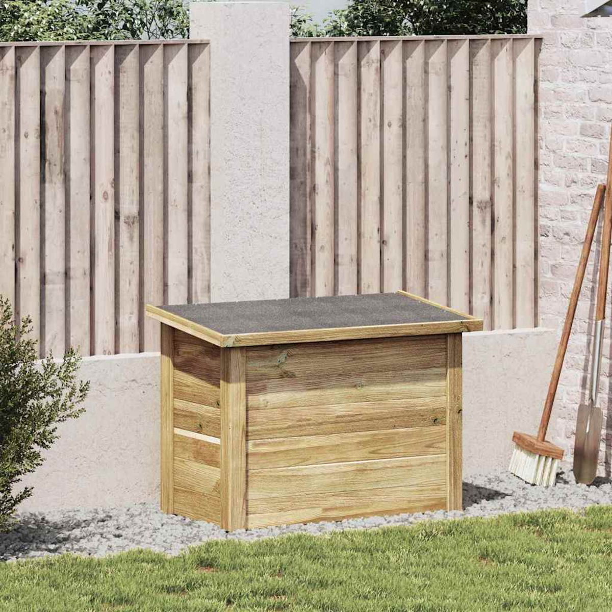 Holzbox im Garten mit Schaufel und Besen daneben.