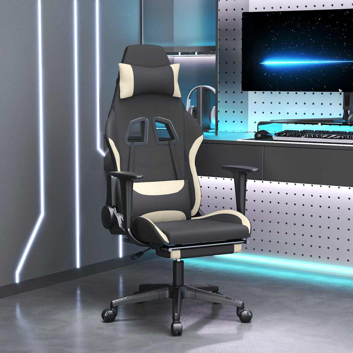 Ein schwarzer und cremefarbener Gaming-Stuhl mit verstellbarer Rückenlehne und Fußstütze.