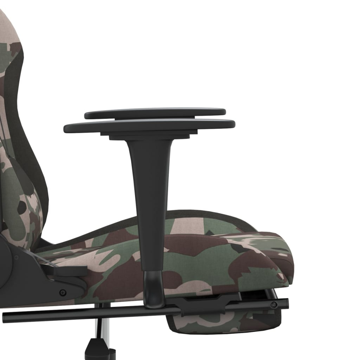 Gaming-Stuhl mit Camouflage-Muster und schwarzen Armlehnen, von der Seite gezeigt.