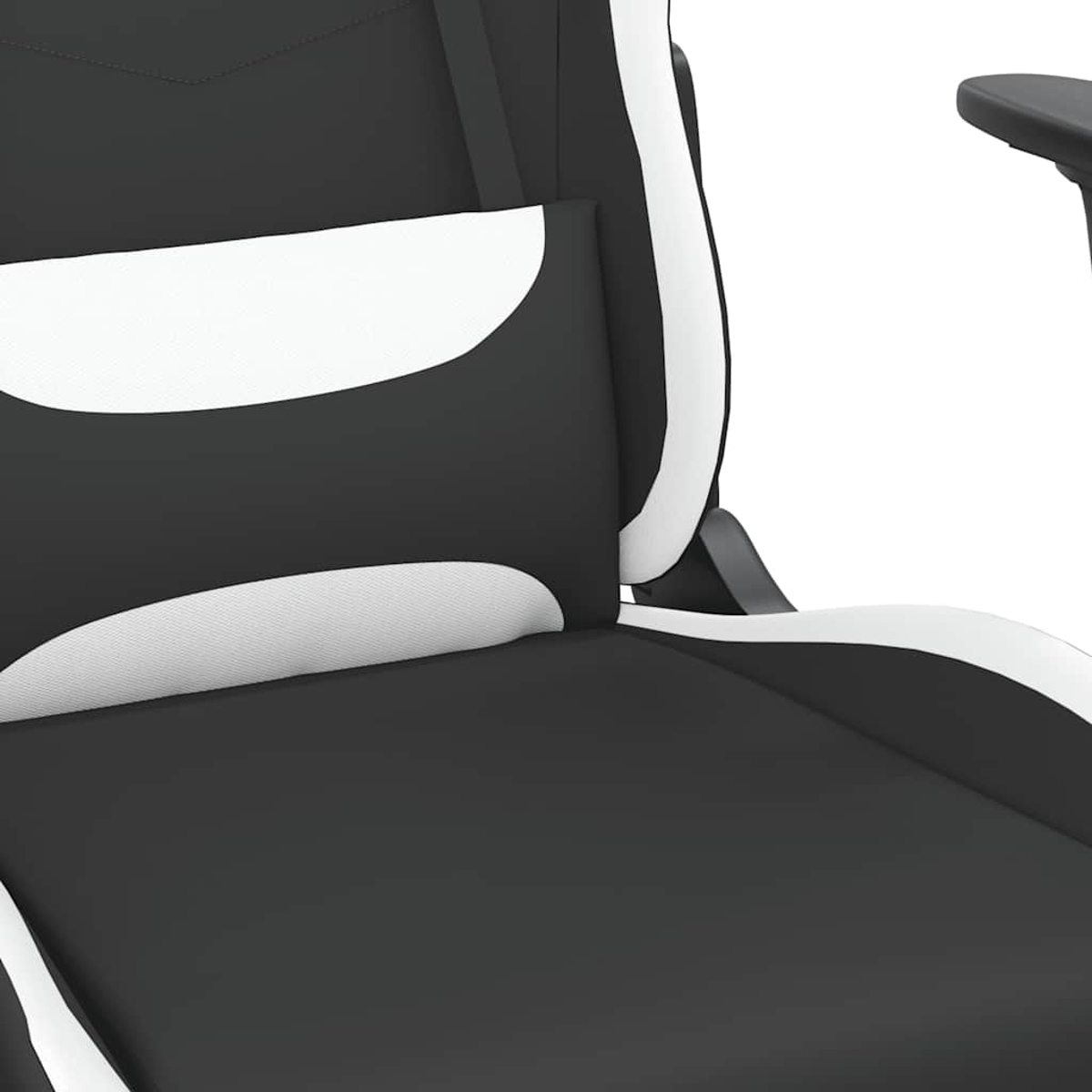 Nahaufnahme eines schwarzen und weißen Gaming-Stuhls mit Kissen.