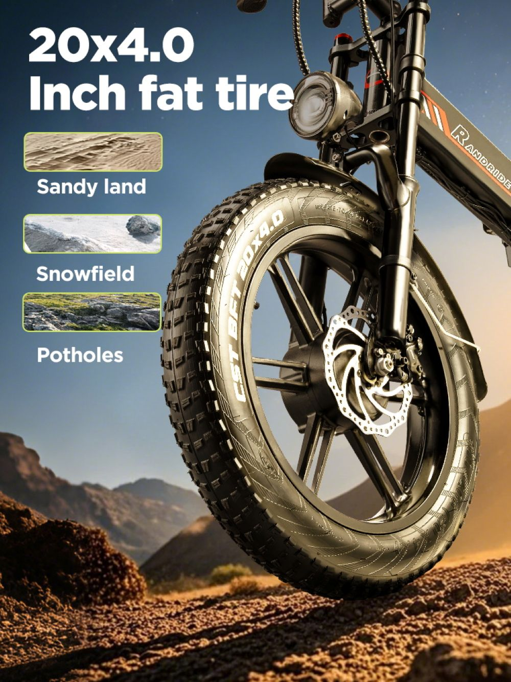 Una bicicleta eléctrica de llantas anchas al aire libre. Imágenes insertadas muestran tierra arenosa, campo nevado y baches.
