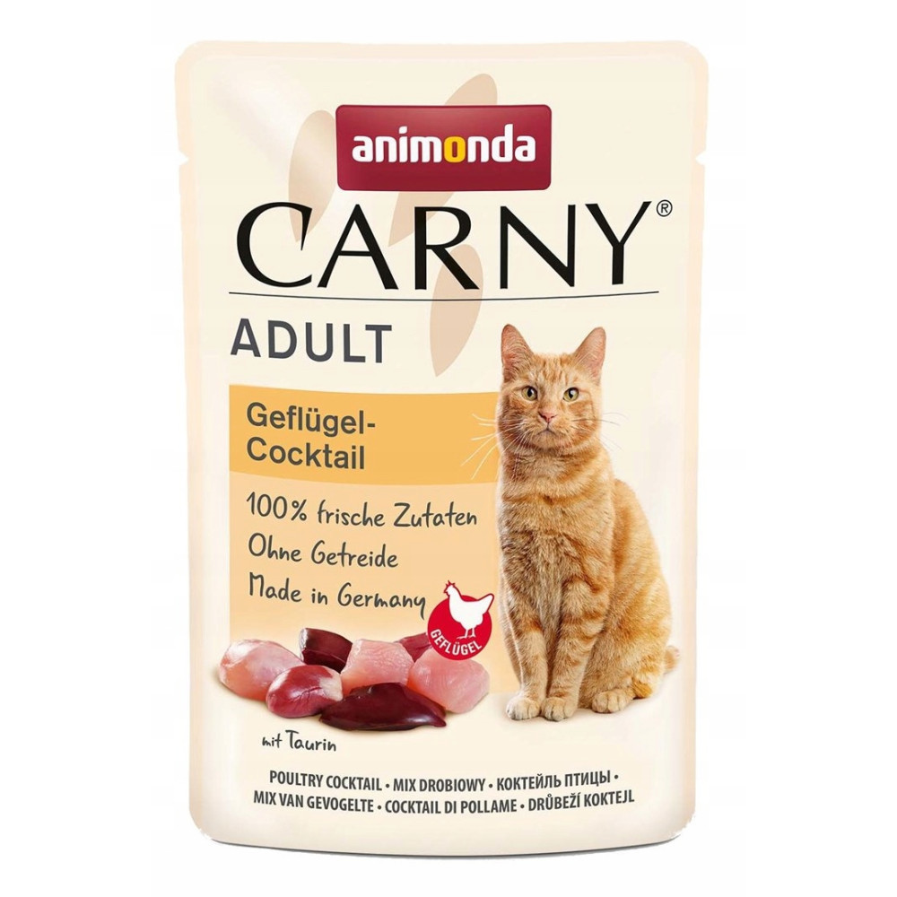 Comida para gatos Animonda Carny Adult Cóctel de Ave con un gato atigrado.